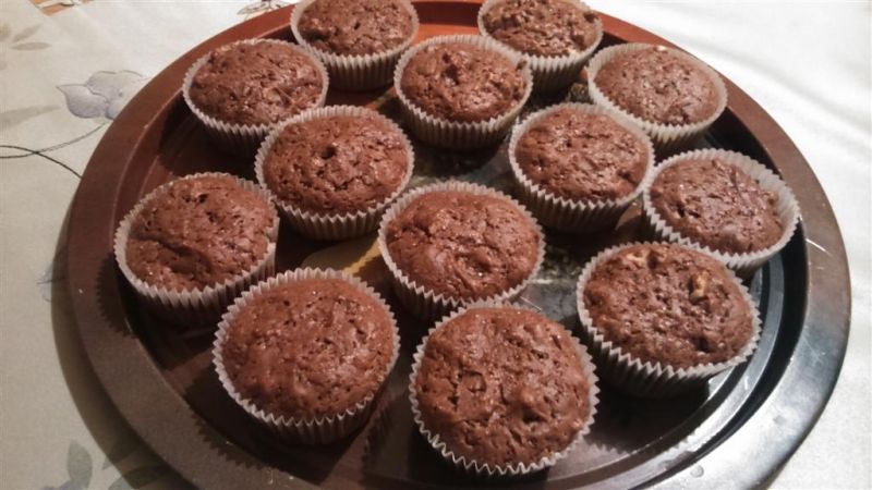 Muffinki czekoladowe z orzechami