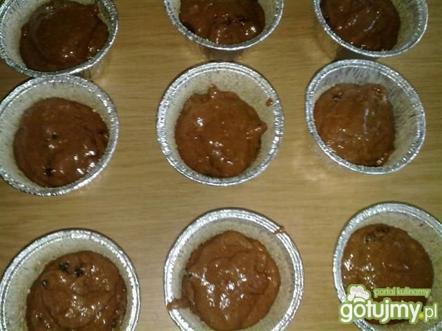 Muffinki czekoladowe z rodzynkami