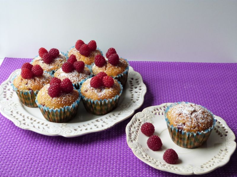 Muffinki dyniowe z malinami