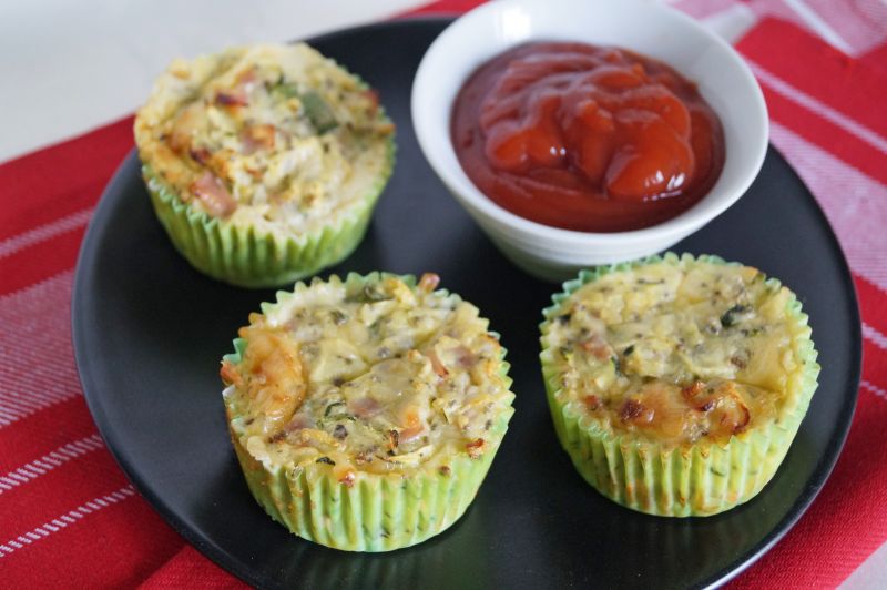 Muffinki jaglane z szynką i cukinią Muffinki jaglane z szynką i cukinią