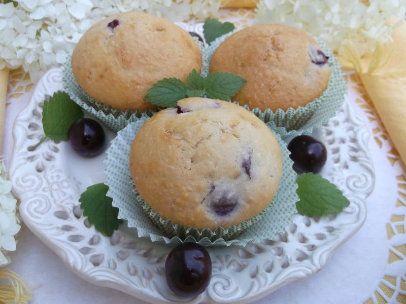 Muffinki jogurtowo-kokosowe z wiśniami