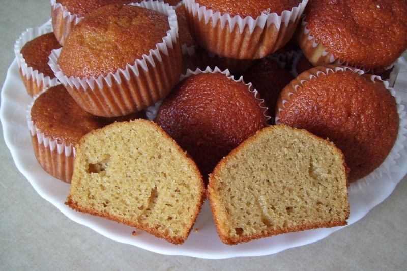 Muffinki kukurydziane z musem jabłkowym