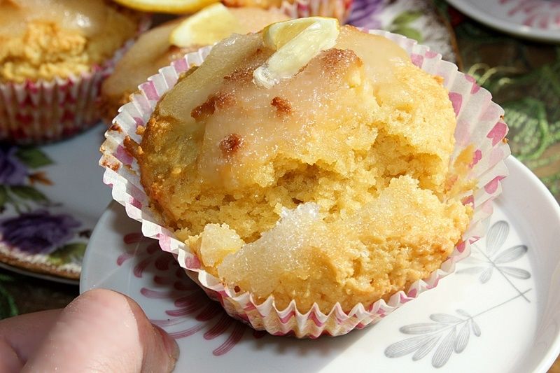 Muffinki kukurydziano-sojowe z lukrem cytrynowym