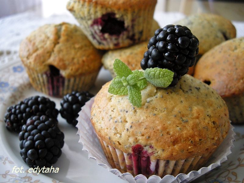 Muffinki makowe z jeżynami Muffinki makowe z jeżynami