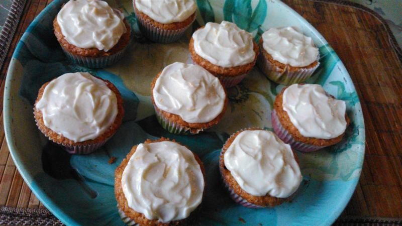 Muffinki marchewkowo-cynamonowe z serkiem Muffinki marchewkowo-cynamonowe z serkiem