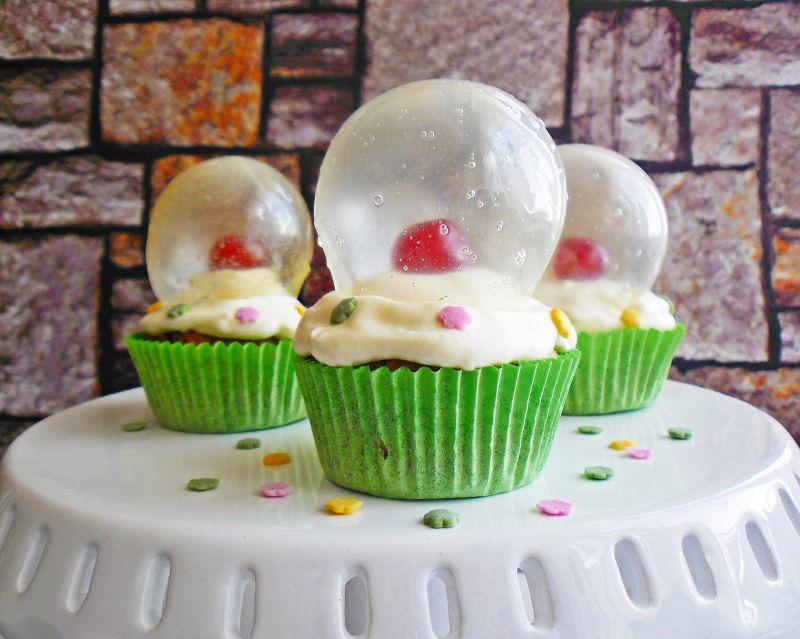 Muffinki migdałowe z kulą śnieżną