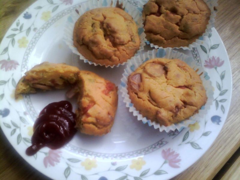 Muffinki na słono z pomidorami