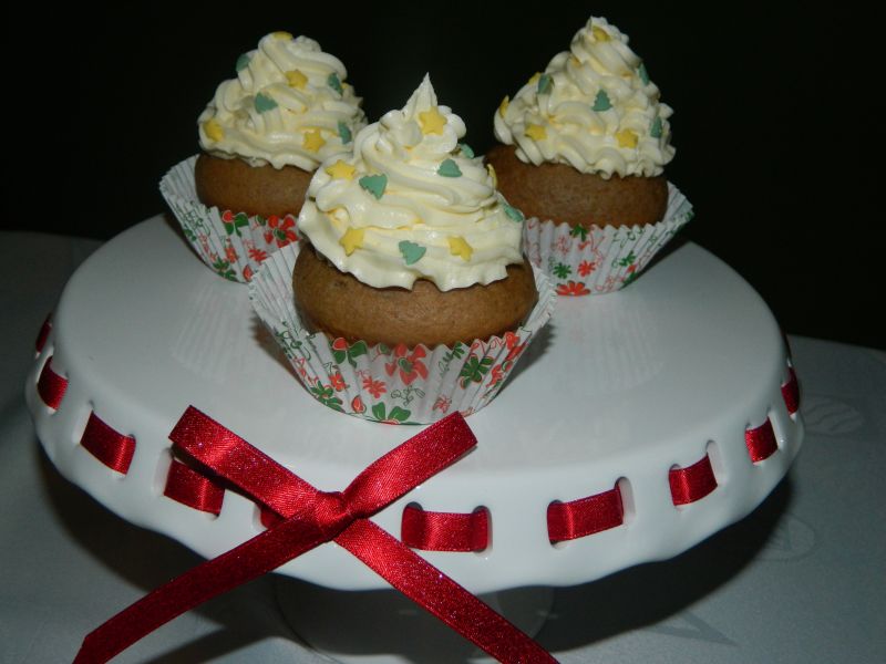 Muffinki piernikowe z kremem budyniowym