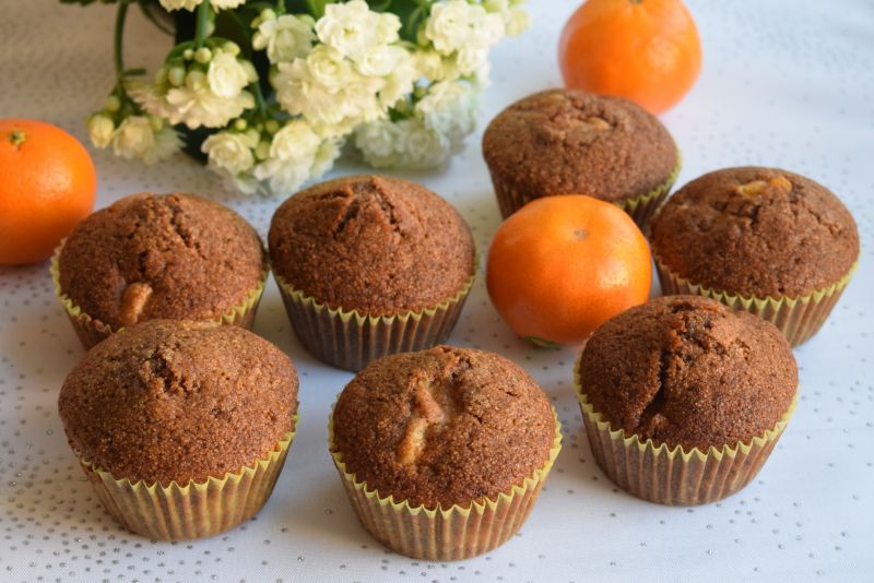 Muffinki piernikowe z mandarynką i kaszą manną Muffinki piernikowe z mandarynką i kaszą manną