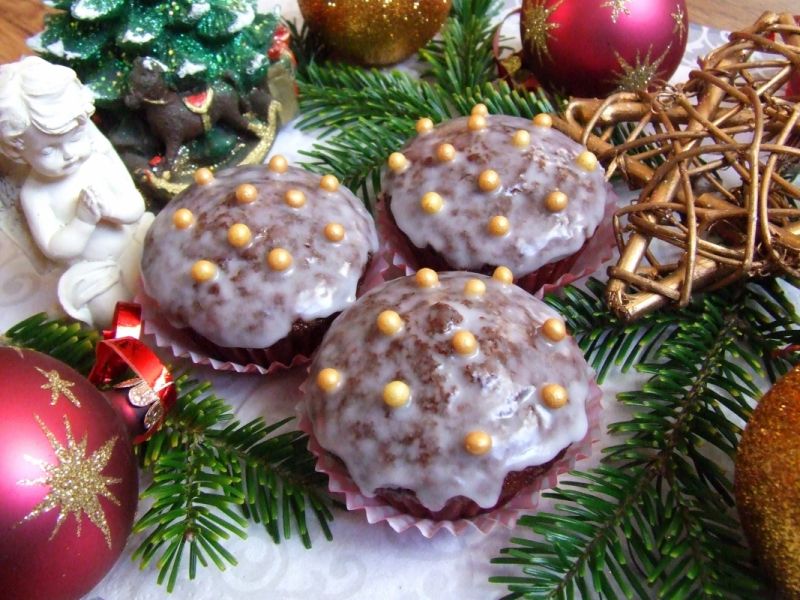 Muffinki piernikowe z miodem i pomarańczą