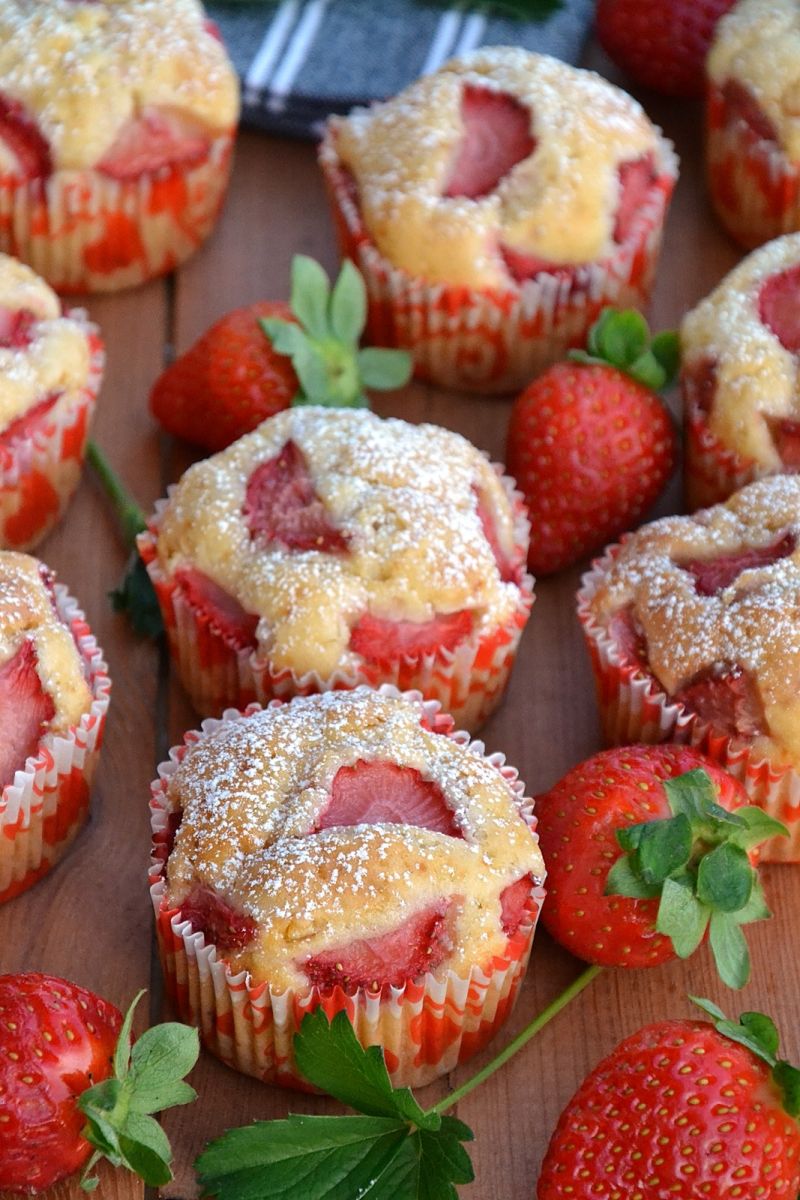 Muffinki pomarańczowo-truskawkowe