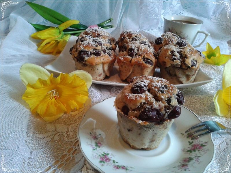 Muffinki straciatella z wiśniami z kompotu Muffinki straciatella z wiśniami z kompotu