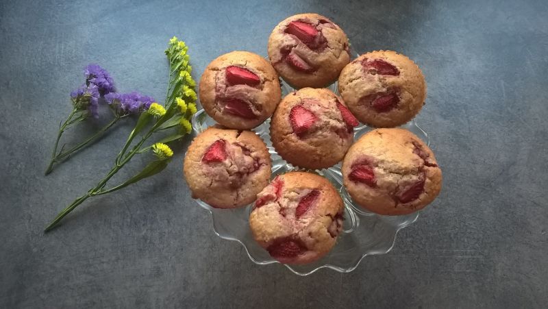 Muffinki truskawkowo-kokosowe na mleczku kokosowym Muffinki truskawkowo-kokosowe na mleczku kokosowym