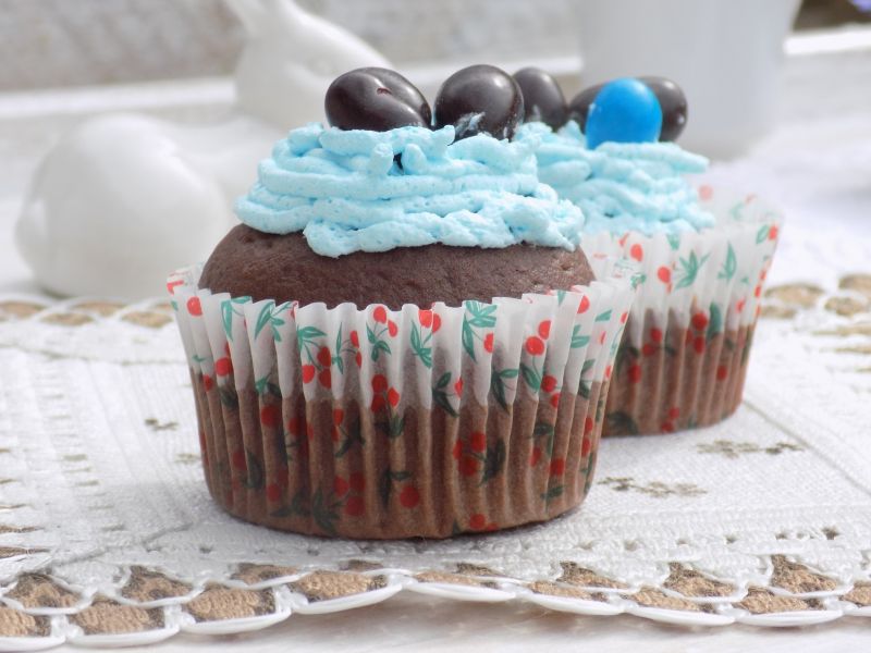 Muffinki wielkanocne z cukierkami Muffinki wielkanocne z cukierkami