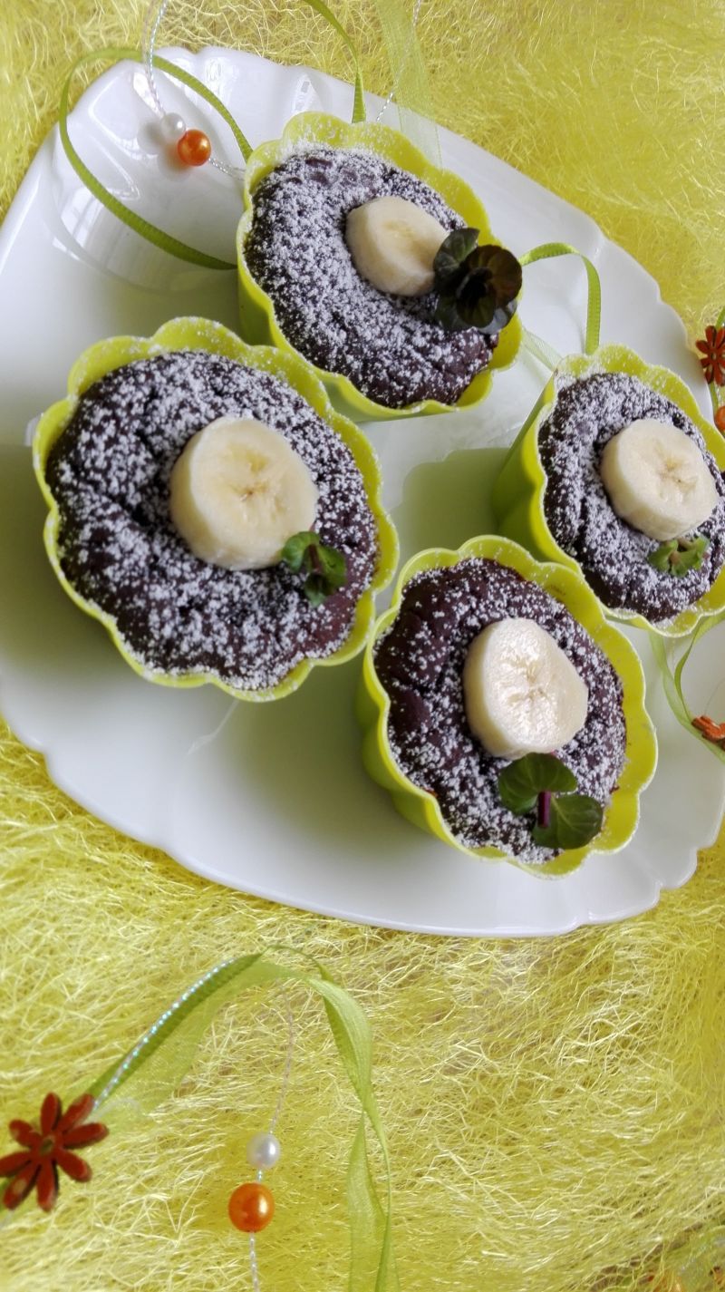 Muffinki z bananem, daktylami i czerwoną fasolą  Muffinki z bananem, daktylami i czerwoną fasolą