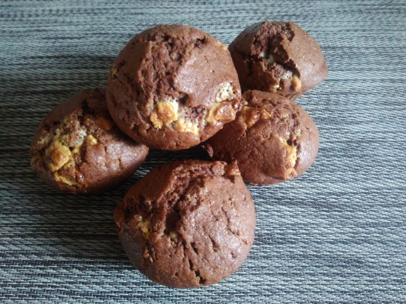 Muffinki z białą czekoladą Muffinki z białą czekoladą