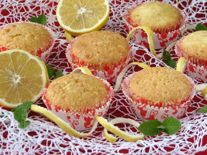 Muffinki z białek cytrynowo-pomarańczowe Muffinki z białek cytrynowo-pomarańczowe