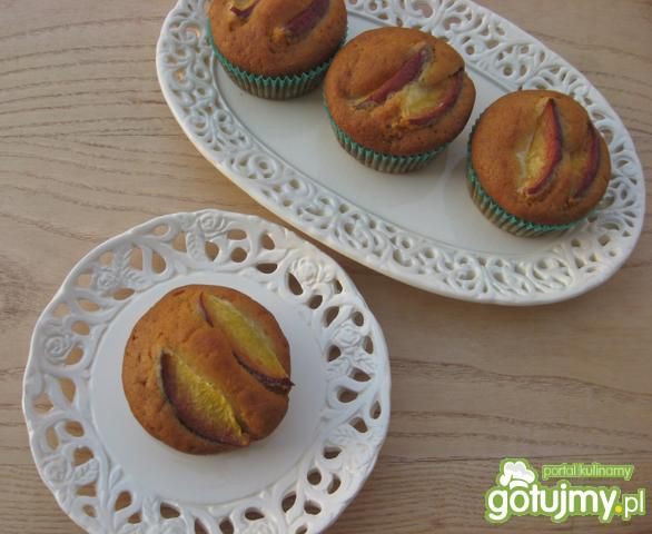 Muffinki z brzoskwiniami             Muffinki z brzoskwiniami