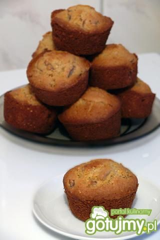 Muffinki z cieciorką i gruszkami