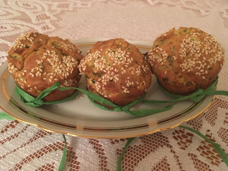 Muffinki z cukinią i sezamem Muffinki z cukinią i sezamem