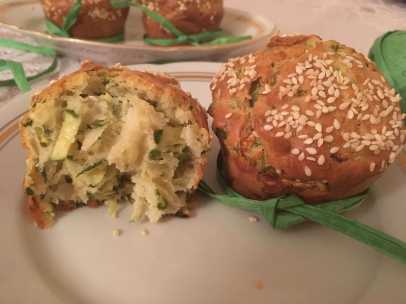 Muffinki z cukinią i sezamem Muffinki z cukinią i sezamem