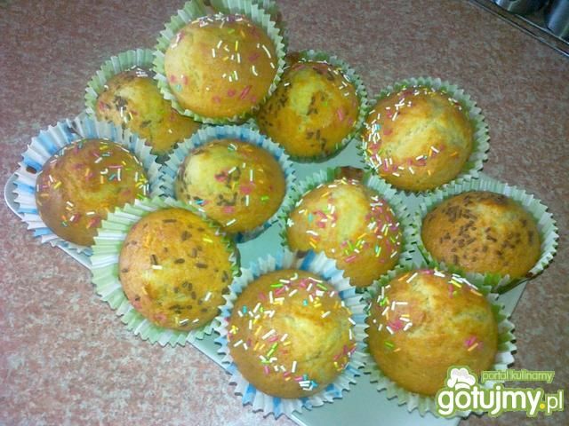 Muffinki z czekoladą mleczną Muffinki z czekoladą mleczną