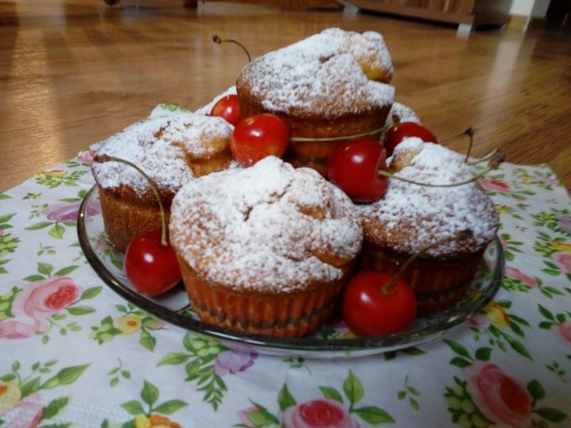 Muffinki z czereśniami