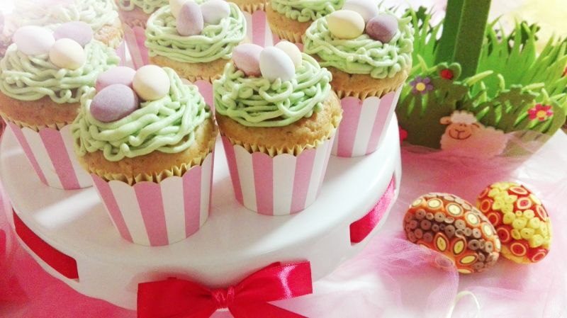 Muffinki z gniazdem i jajeczkami  Muffinki z gniazdem i jajeczkami