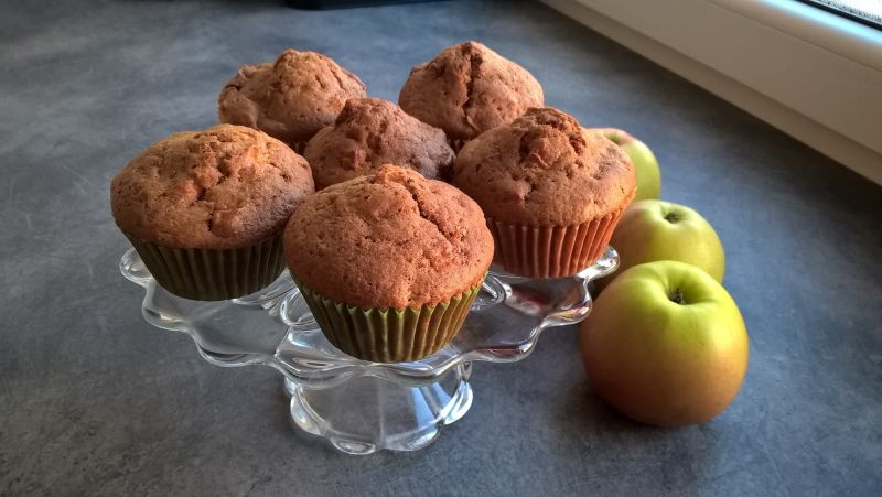 Muffinki z jabłkami i cynamonem Muffinki z jabłkami i cynamonem