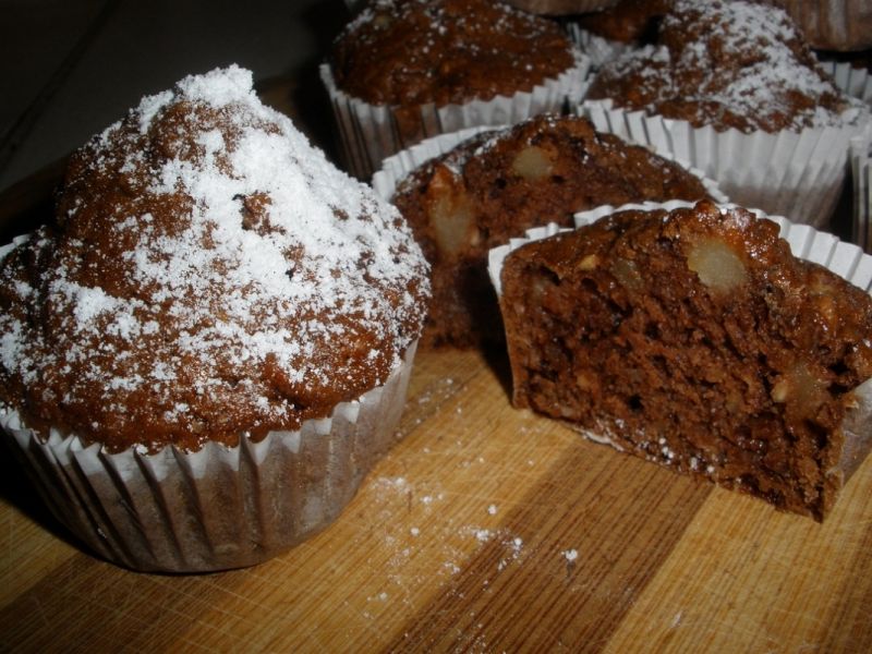 Muffinki z jabłkami i orzechami