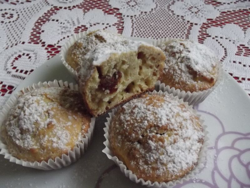 Muffinki z jabłkami i rodzynkami Muffinki z jabłkami i rodzynkami