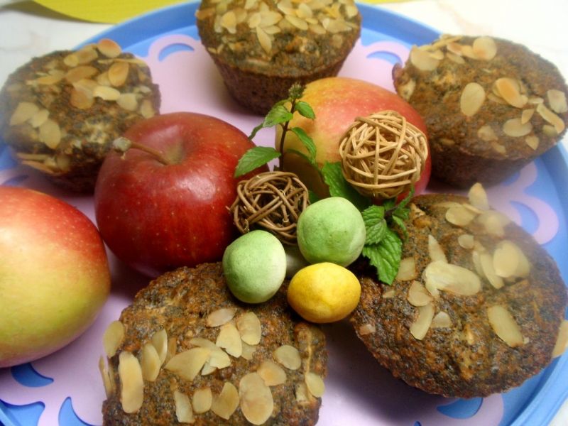 Muffinki z jabłkiem i makiem