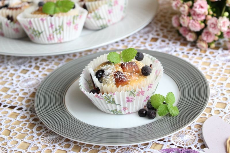 Muffinki z jagodami i marcepanem