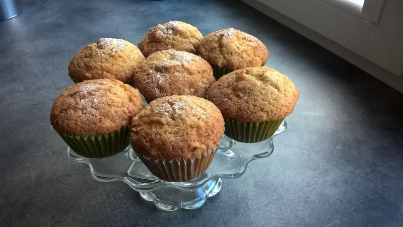 Muffinki z kaszą manną, jabłkiem i cytryną