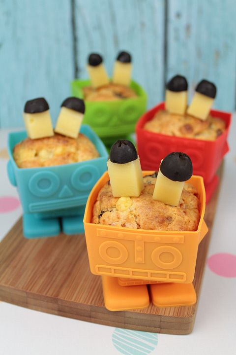 Muffinki z kurczakiem, serem i suszonymi śliwkami Muffinki z kurczakiem, serem i suszonymi śliwkami