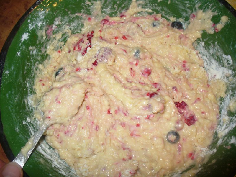 Muffinki z maliną i porzeczką czerwoną