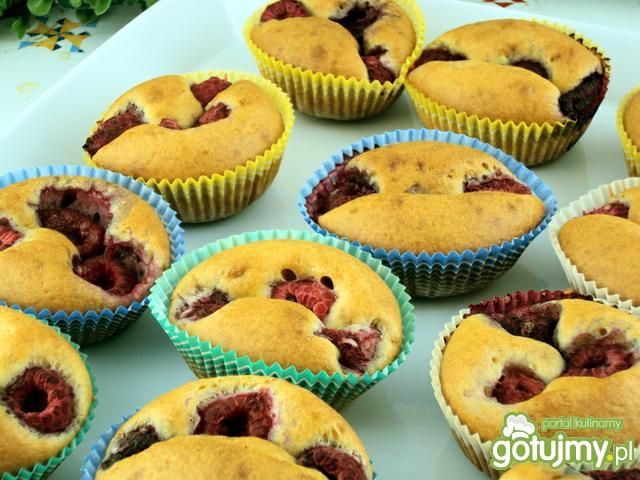 Muffinki z malinami