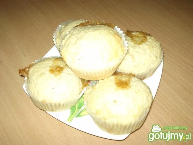Muffinki z manną i dżemem Muffinki z manną i dżemem