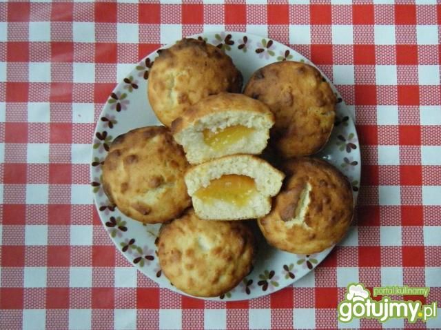 Muffinki z nektarynkami 