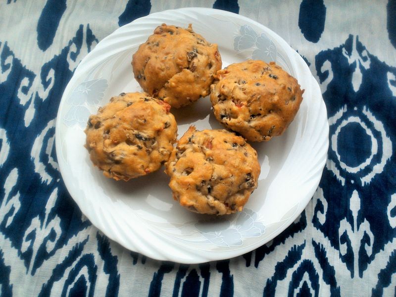 Muffinki z pieczarkami i czerwoną papryką 