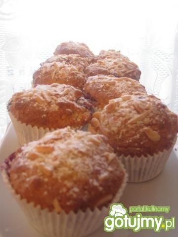 Muffinki z powidłami i migdałami Muffinki z powidłami i migdałami