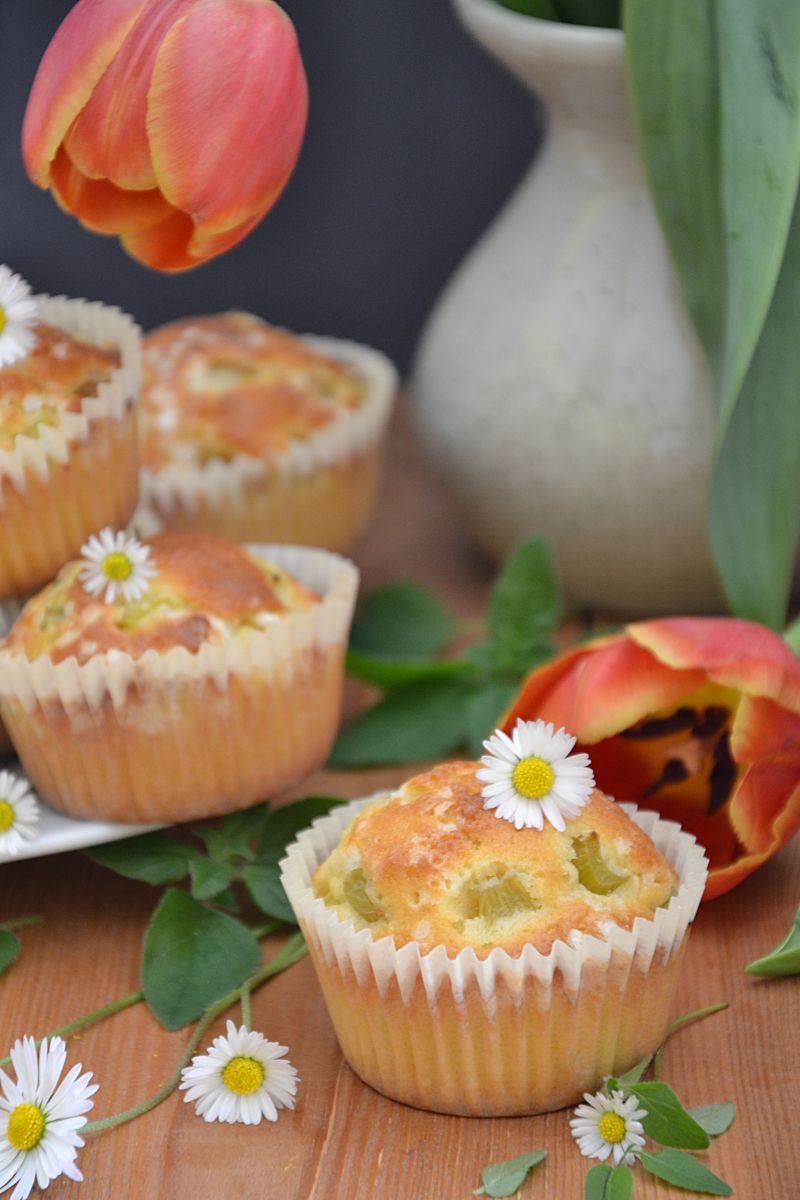 Muffinki z rabarbarem