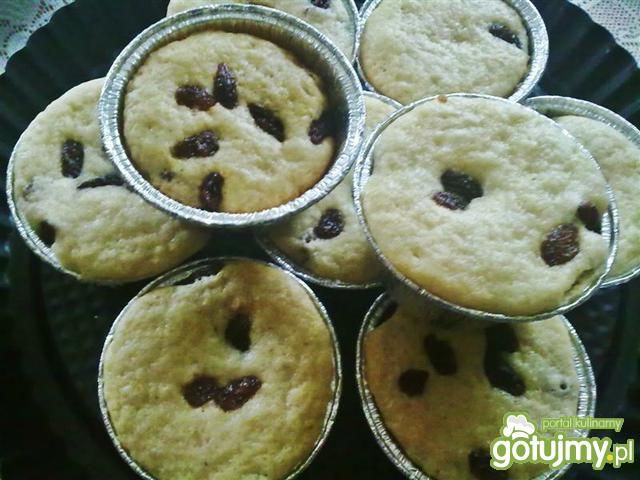 Muffinki z rodzynkami 