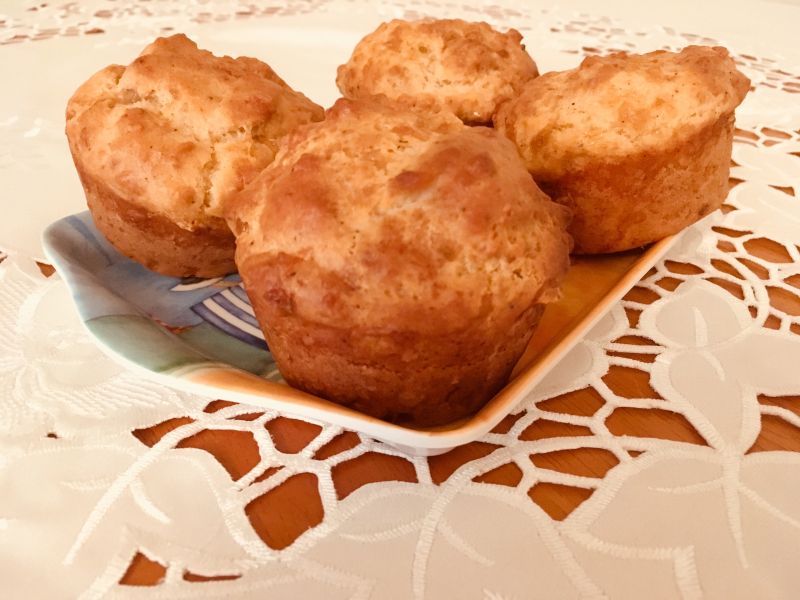 Muffinki z serem Brie i czerwoną porzeczką Muffinki z serem Brie i czerwoną porzeczką