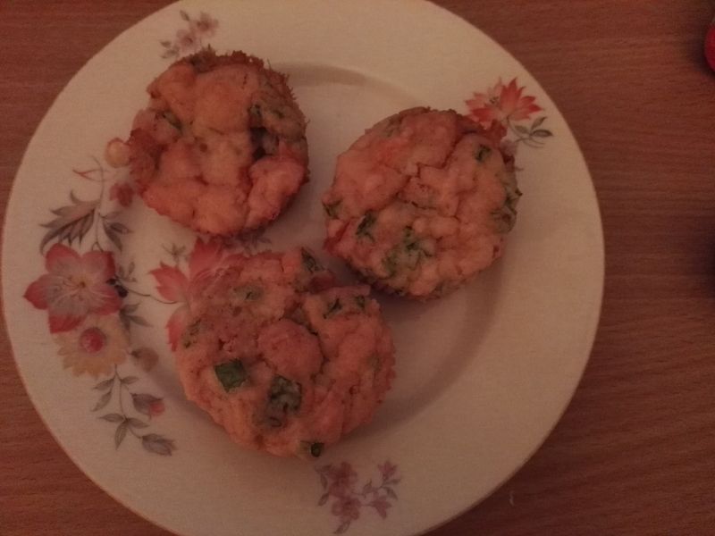 Muffinki z serem gorgonzola i szynką