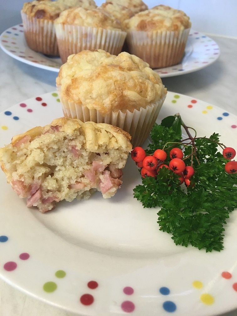 Muffinki z serem i szynką