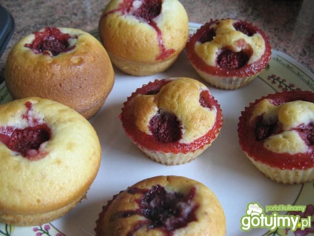 Muffinki z truskawkami Muffinki z truskawkami