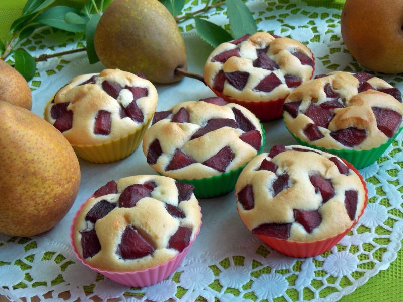 Muffinki z winnymi gruszkami Muffinki z winnymi gruszkami