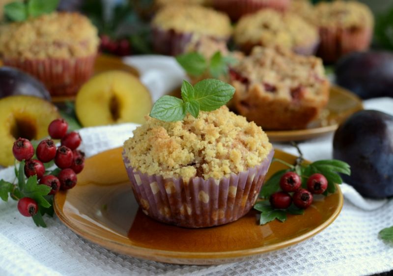 Muffinki ze śliwkami i kruszonką Muffinki ze śliwkami i kruszonką