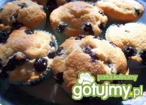 Muffinki ze świeżymi jagodami